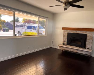 2 Bedroom 1BA 864 ft Pet-Friendly Apartment For Rent in Atascadero, CA