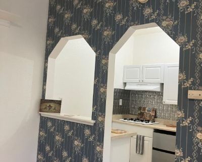 Security deposit: $1,995.00 * Fees apply?: No. References are not required. Non-smoking. Furnishings: Furnished * Disabled access: * Living room: shared. $1,995 monthly (whole property). Our $ rent includes all utilities (Trash, Electricity, Gas, and Water) The Lubeck Mansion is a historical estate situated right on the American river canyon at the final mile of the Mile Western States Enduranc...