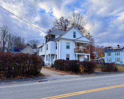 1 Bedroom 1BA 500 ft Apartment For Rent in Torrington, CT