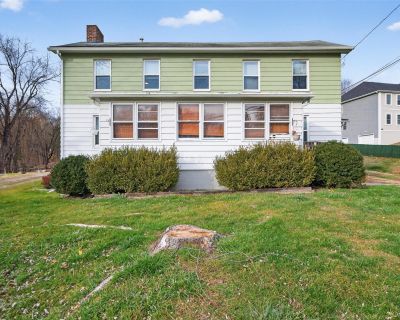 3 Bedroom 2BA 1888 ft Single Family House For Sale in Stony Point, NY