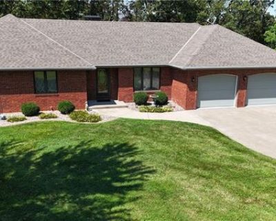 3 Bedroom 4BA 2600 ft Single Family House For Sale in Cosby, MO