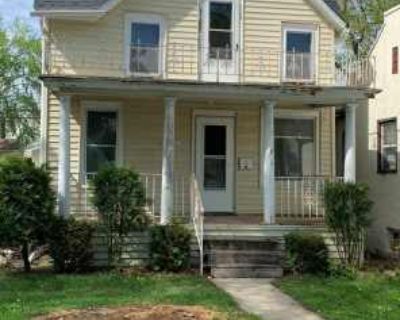 1 Bedroom 1BA 800 ft Pet-Friendly Apartment For Rent in Owatonna, MN