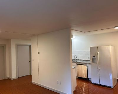 2 Bedroom 1BA 1100 ft Pet-Friendly Apartment For Rent in West Townshend, VT
