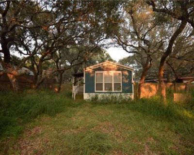 2 Bedroom 2BA 896 ft Mobile Home For Sale in Rockport, TX