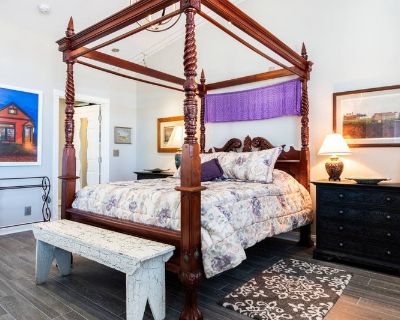 Furnished Room for Rent - Private room with its own bathroom available !