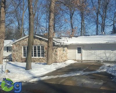 2 Bedroom 1.5BA 1500 ft House For Rent in Appleton, WI