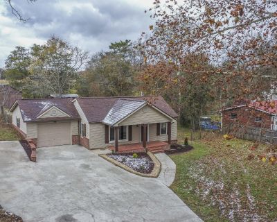 2 Bedroom 1BA 932 ft Single Family House For Sale in Clinton, TN