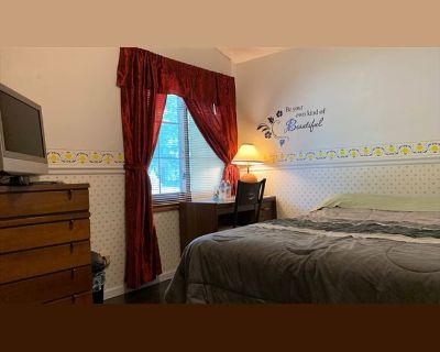 Room for Rent in 3 bedrooms House, Indianapolis, Indiana