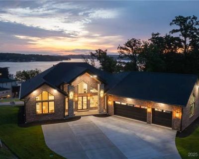 4 Bedroom 5BA 6200 ft Single Family Home For Sale in OSAGE BEACH, MO