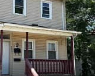 2 Bedroom 1BA 1376 ft² House For Rent in Woodbury, NJ 331 Lincoln St #2
