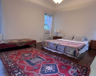 1 Bedroom 1 BA 900 ft Furnished Apartment for Rent in Upper East Side, New York