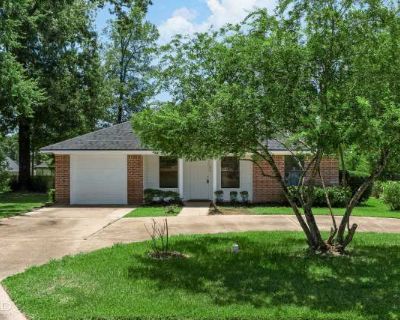 3 Bedroom 2BA 1356 ft Pet-Friendly Apartment For Rent in Caddo County, LA