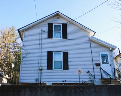 2 Bedroom 1BA 843 ft Single Family House For Sale in Greenfield, MA