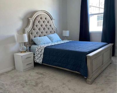 Available on: december 1. Furnished. Parking available * Internet included * Accessible property * LGBTQ+ friendly * Students welcome * 40+ years welcome Alexis will require background checks for this room Learn more. Townhomes that s built in 2023 It s located on Clinton Keith 2 mins from the 15 freeway. Very clean and community pool No pets, no smoking inside and no drugs. Rent $800 per month...