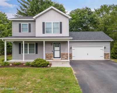 3 Bedroom 2BA 1550 ft Single Family House For Sale in Corinth, NY