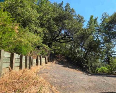 Unimproved Land For Sale in KENTFIELD, CA