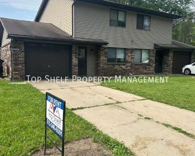 4211 E Ovid Ave. Two bedroom, one bathroom duplex has open concept with kitchen over looking living room featuring LVP hardwood flooring. Both bedrooms and bathroom upstairs. Laundry room has washer and dryer available. One car attached garage. Pets welcome with additional deposit and monthly pet fee. Resident responsible for all utilities, lawn care and snow removal. Within walking distance to...