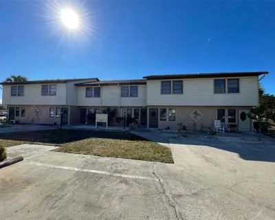 2 Bedroom 3BA 1170 ft Apartment For Rent in Port Charlotte, FL