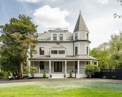 686 Centre St. Property for Rent in Newton, MA for $2,890,000 with 5 bedrooms and 4 full baths, 2 half baths. This 6,531 square foot property was built in 1890.. This stunning fully renovated grand Victorian is offered for lease and features a modern design, sun-filled open concept layout, high ceilings, and beautifully preserved architectural details throughout. The main level includes a desig...