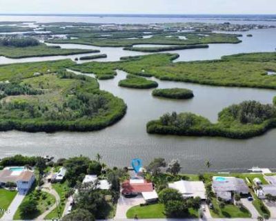 3 Bedroom 2BA 1930 ft Apartment For Rent in Cocoa Beach, FL