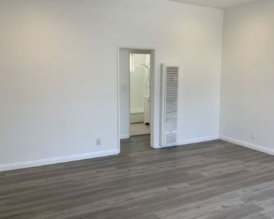 1 Bedroom 1BA 750 ft Apartment For Rent in Sherman Oaks, CA