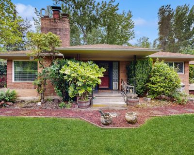 5 Bedroom 2 baths Dog-friendly 4.06 17 reviews What our guests are saying... AI-generated...