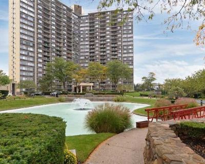 1 Bedroom 1BA 800 ft Condominium For Sale in BAYSIDE, NY