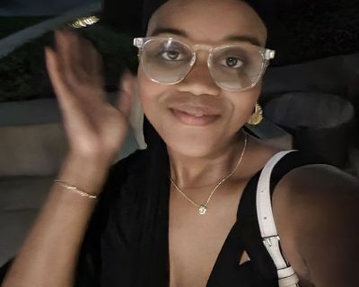 Lauren - Needs an Apartment on iROOMit or a Room