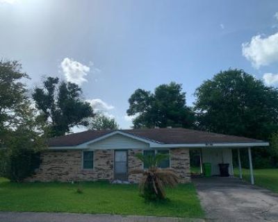 1 Bath Preforeclosure Property in Breaux Bridge, LA 70517 - Alva Dr