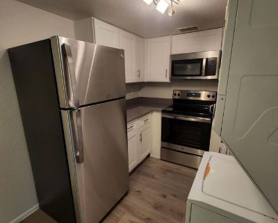 6702 N 17th Ave. Live Your Best Life at The Modern Quarters Apartments Central Phoenix s Hidden Gem Welcome to a small, gated community located in the heart of Central Phoenix, offering unbeatable access to I-17 and the 51 freeways. Whether you're commuting, shopping, or exploring the city, you'll love the convenience of living close to grocery stores, schools, hospitals, and entertainment. ___...