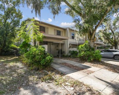 3 Bedroom 2BA 1238 ft Condo For Sale in Tampa, FL