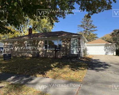 3 Bedroom 1BA 0 ft Pet-Friendly Apartment For Rent in Green Bay, WI