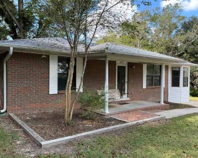 2 Bedroom 1BA 0 ft Furnished Apartment For Rent in Jackson County, FL