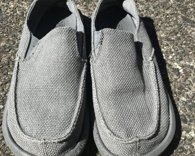 Men s size 8 Sanuk Casual Shoe