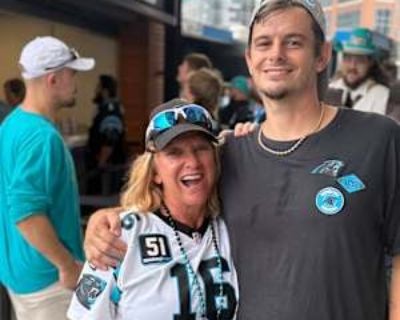 LGBTQ+ friendly * Non-smoker * Interested in teaming-up. Budget: $1,000 per month. Ready to move: now. Seeking a 6 months stay. Looking for myself. My name s Joe. I m looking for a room available. I m a clean, organized, and routine-oriented person. I work full-time usually start around 7:30 a.m. and sometimes finish a little early or later depending on the day. I m quiet, respectful, and easy ...