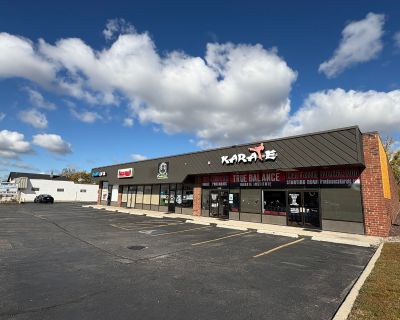 12000 ft Commercial Property For Sale in Downers Grove, IL