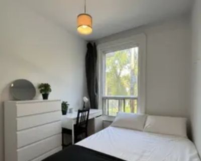 355 sqft Room for Rent in Montreal, QC