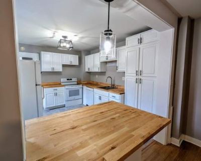 4 Bedroom House in Southside Flats! SHORT TERM LEASE ONLY!. You'll enjoy Pittsburgh's cool historic buildings, diehard sports fans and laid-back attitude. In unit laundry Patio / balcony Dishwasher Pet friendly Recently renovated Air conditioning Unit Amenities air conditioning bathtub dishwasher garbage disposal in unit laundry patio / balcony refrigerator recently renovated Property Amenities...