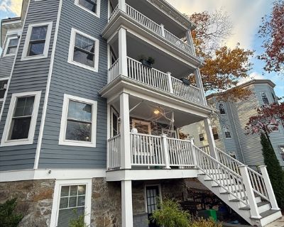 34 Jamaica Rd # 1. Property for Rent in Brookline, MA for $7,675 with 4 bedrooms and 4 full baths. This 2,600 square foot property was built in 2021.. Experience refined living in this multi-generational living or one spacious family condo near the Longwood Medical Area, top schools, train and downtown.The main floor features an open-concept layout with a chef s kitchen boasting Thermador appli...