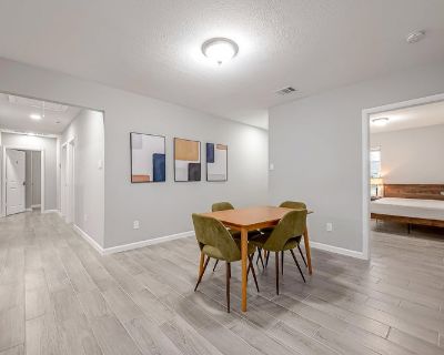 Furnished Room for Rent - The Retro Retreat Houston s Mid Century Modern Oa