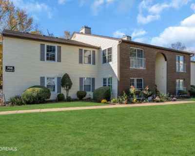 2 Bedroom 2BA 1311 ft Condominium For Sale in FREEHOLD, NJ