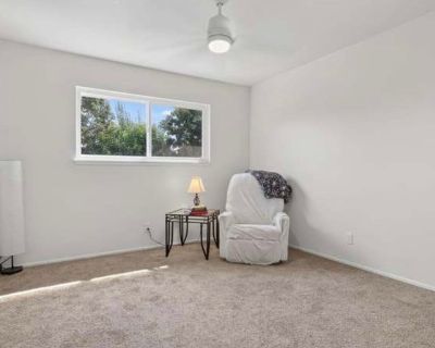 Unfurnished Room for Rent - Spacious room - Camarillo home (utilities incl.)