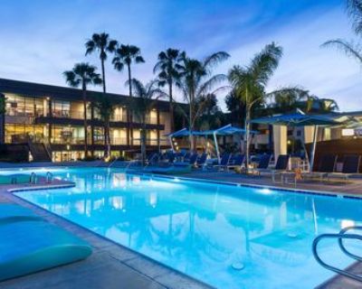 Ryan Curran (Has an Apartment) on iROOMit. Room in the 2 Bedroom 1BA Apartment...