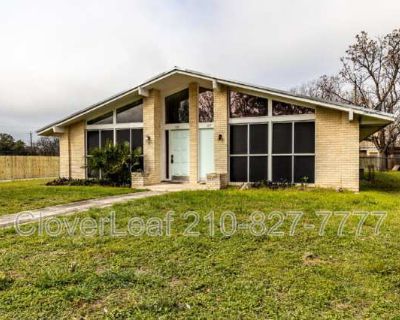 2 Bedroom 1BA 1197 ft Pet-Friendly Apartment For Rent in Kirby, TX