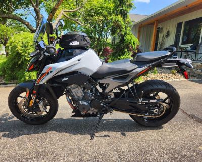 2023 KTM Duke 790