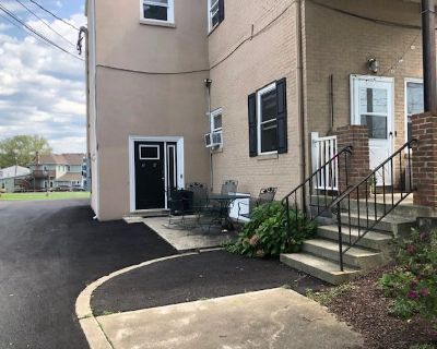 202 Center Street. image_url. In unit laundry Patio / balcony Hardwood floors Dishwasher Pet friendly Parking Unit Amenities dishwasher garbage disposal hardwood floors in unit laundry microwave patio / balcony refrigerator recently renovated Property Amenities cats allowed dogs allowed pet friendly on-site laundry parking. Pets allowed. 2 Bedroom. 1.5 Bathroom. 1250 ft