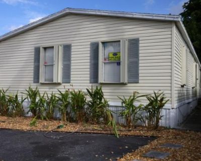 3 Bedroom 2BA 1248 ft Mobile Home For Rent in Boynton Beach, FL