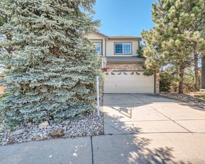 This adorable 3 bedrooms 3 bathrooms house is Now Available!!
Welcome to this stunning home in Highlands ranch, this house is very spacious for comfortable living, it has a large backyard, allowing you to enjoy the beautiful weather of colorado and also good for outdoor activities and gatherings.
Inside you'll find a bright and airy floorplan that creates a welcoming atmosphere throughout the h...