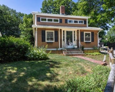 2 Bedroom 2BA 1278 ft Single Family Home For Sale in MARBLEHEAD, MA