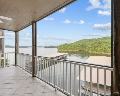 3 Bedroom 2BA 1550 ft Condo For Sale in Osage Beach, MO